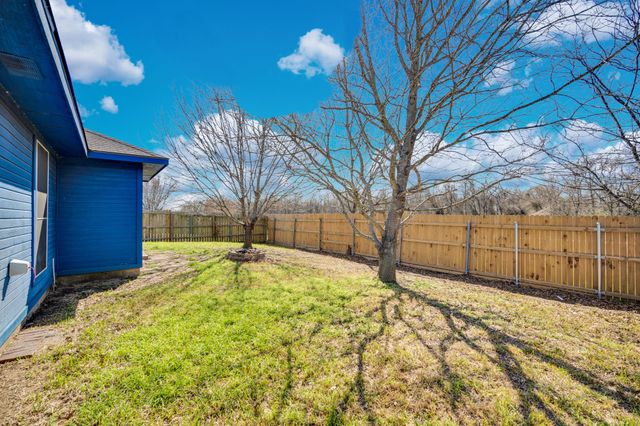 203 Shawnee Trail, Alvarado, TX 76009