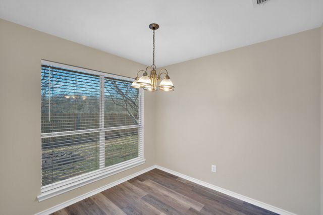 203 Shawnee Trail, Alvarado, TX 76009