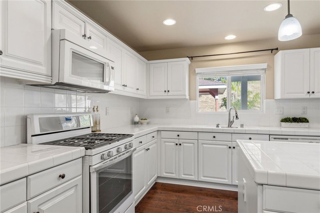 Image 12 of property listing at 46180 Via La Colorada, Temecula, CA 92592