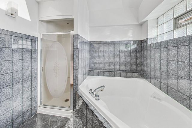 4238 N New England Avenue, Harwood Heights, IL 60706