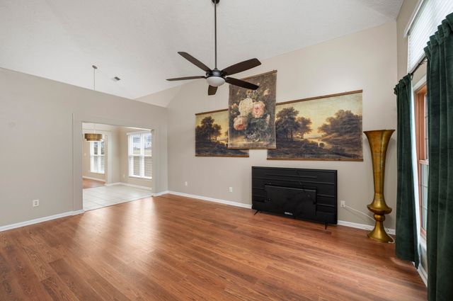 2917 Sandersville Road, Lexington, KY 40511