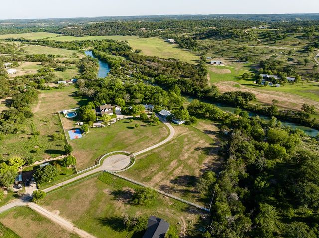 150 Dickey Rd, Ingram, TX 78024