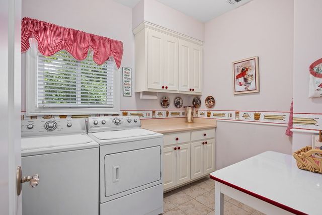 150 Dickey Rd, Ingram, TX 78024