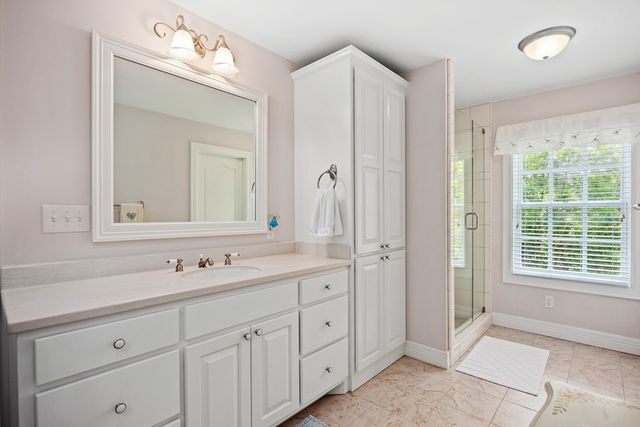 150 Dickey Rd, Ingram, TX 78024