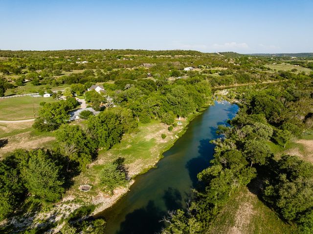 150 Dickey Rd, Ingram, TX 78024