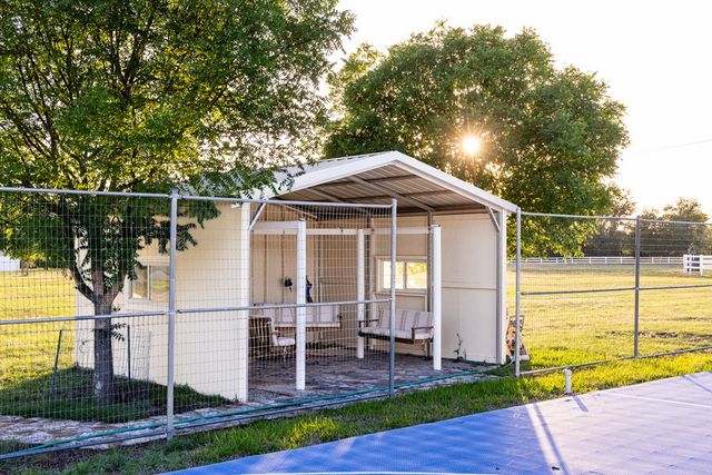 150 Dickey Rd, Ingram, TX 78024