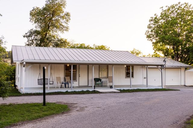 150 Dickey Rd, Ingram, TX 78024