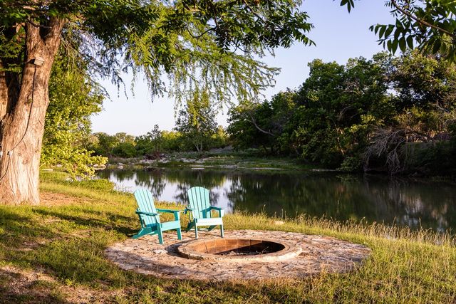 150 Dickey Rd, Ingram, TX 78024