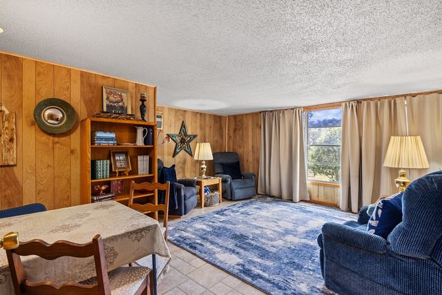 150 Dickey Rd, Ingram, TX 78024