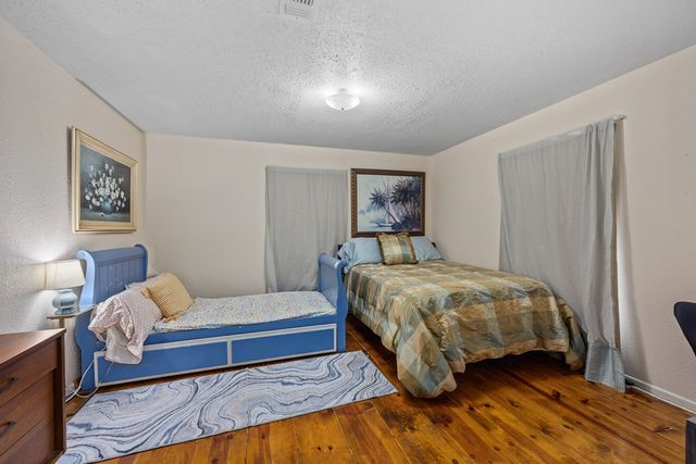 150 Dickey Rd, Ingram, TX 78024