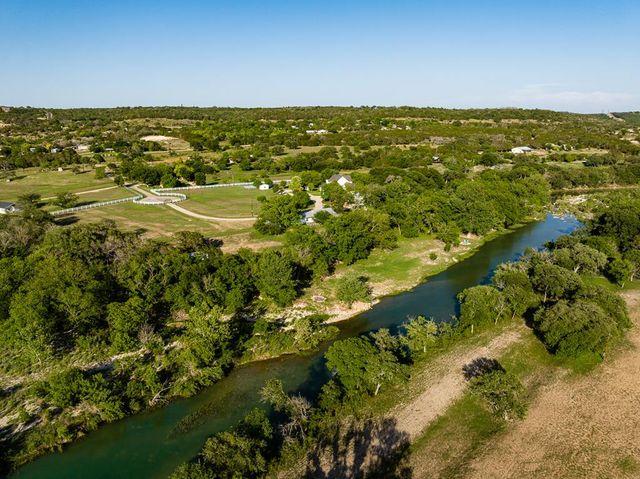 150 Dickey Rd, Ingram, TX 78024