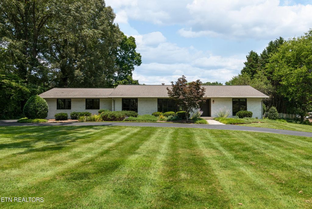 5413 Riverbend Drive, Knoxville, TN 37919