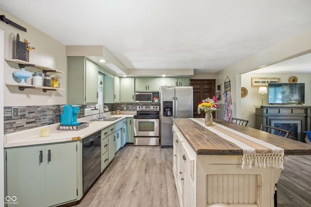 1517 E 43rd Street, Anderson, IN 46013