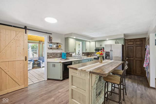 1517 E 43rd Street, Anderson, IN 46013