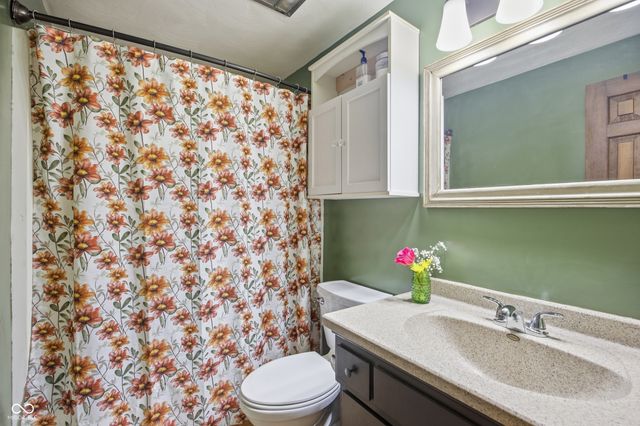 1517 E 43rd Street, Anderson, IN 46013