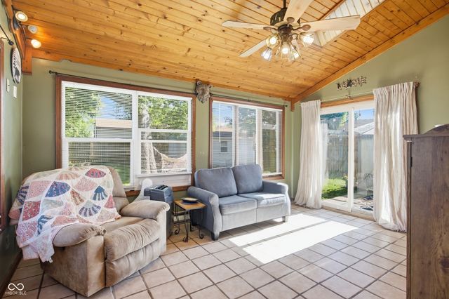 1517 E 43rd Street, Anderson, IN 46013