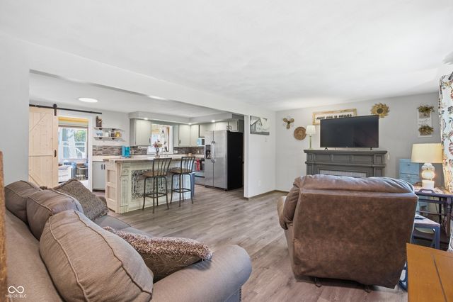 1517 E 43rd Street, Anderson, IN 46013