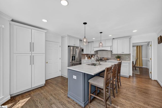 402 Eastcrest Drive, Simpsonville, SC 29681