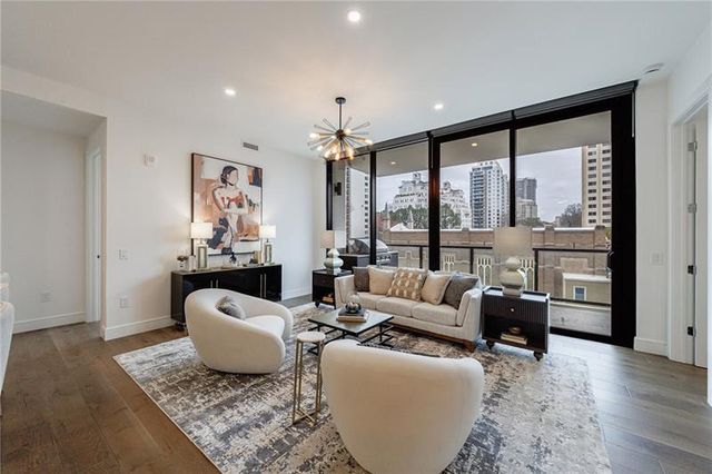 2425 Peachtree Road NE, Atlanta, GA 30305