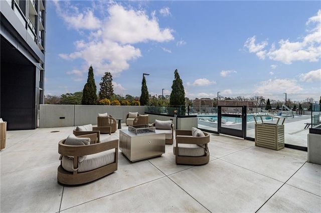 2425 Peachtree Road NE, Atlanta, GA 30305