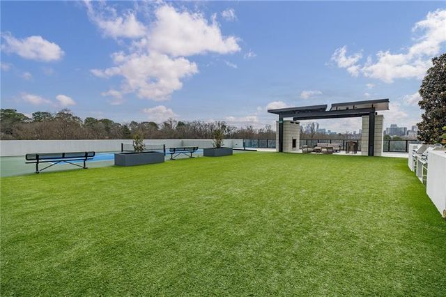 2425 Peachtree Road NE, Atlanta, GA 30305