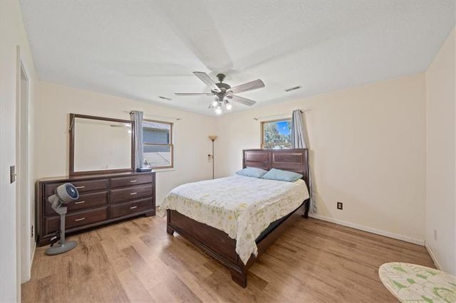 1181 S Delaware Street, Tonganoxie, KS 66086