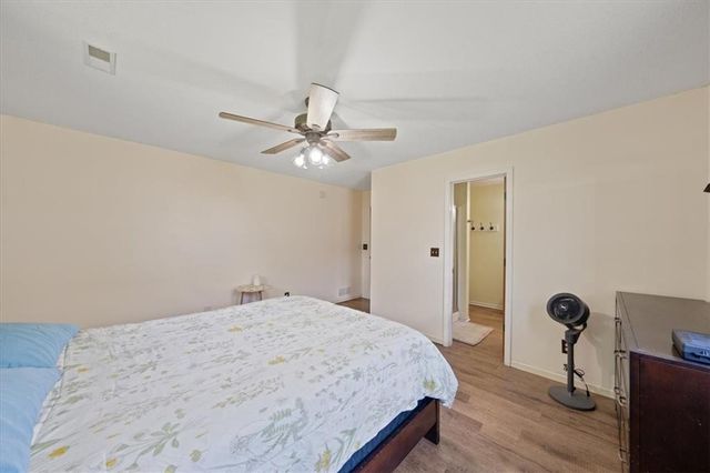 1181 S Delaware Street, Tonganoxie, KS 66086