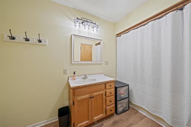1181 S Delaware Street, Tonganoxie, KS 66086
