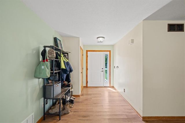 1181 S Delaware Street, Tonganoxie, KS 66086