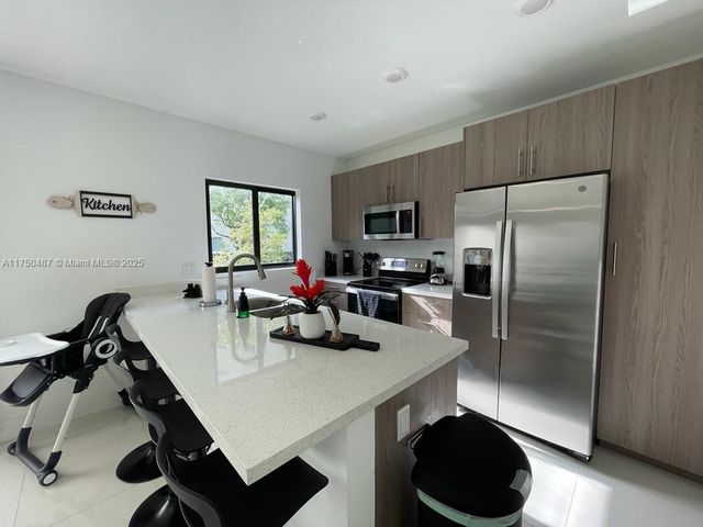 302 NW 11th Ct, Florida City, FL 33034