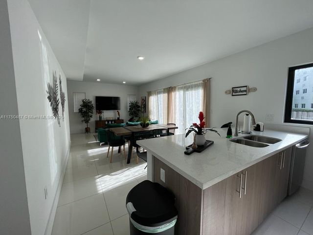 302 NW 11th Ct, Florida City, FL 33034