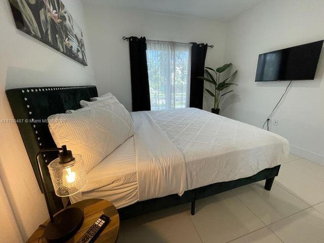 302 NW 11th Ct, Florida City, FL 33034
