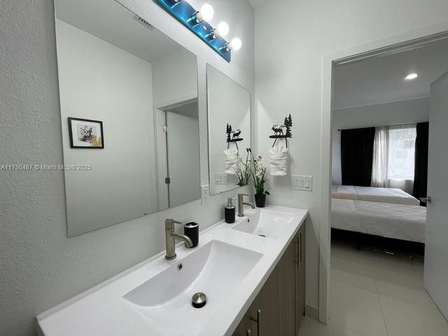 302 NW 11th Ct, Florida City, FL 33034