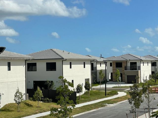 302 NW 11th Ct, Florida City, FL 33034