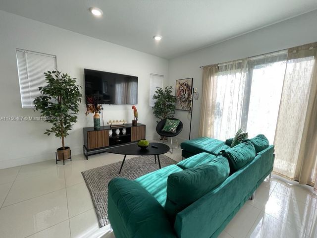 302 NW 11th Ct, Florida City, FL 33034