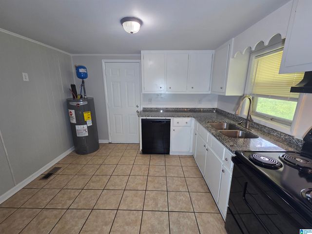 1441 BEAT LINE ROAD, Warrior, AL 35180