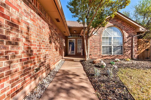 317 SE 6th Street, Moore, OK 73160