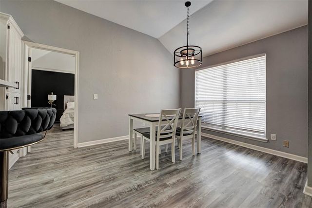 317 SE 6th Street, Moore, OK 73160