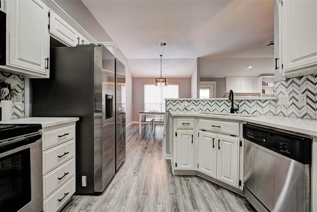 317 SE 6th Street, Moore, OK 73160