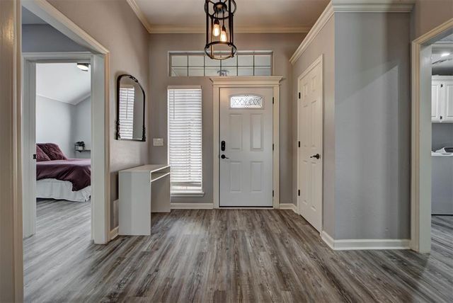 317 SE 6th Street, Moore, OK 73160
