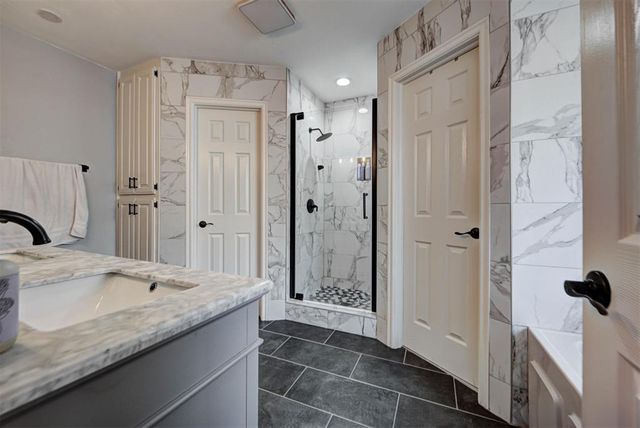 317 SE 6th Street, Moore, OK 73160