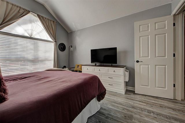 317 SE 6th Street, Moore, OK 73160