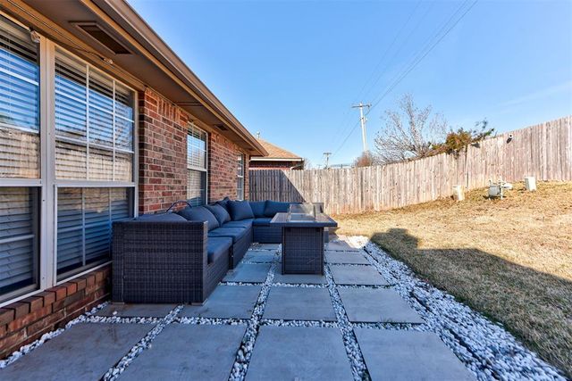 317 SE 6th Street, Moore, OK 73160