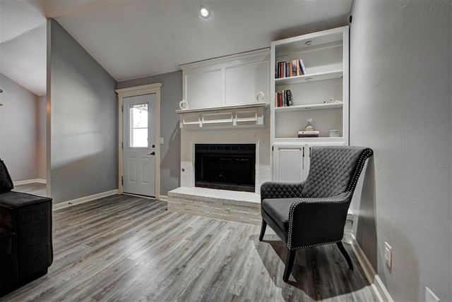 317 SE 6th Street, Moore, OK 73160