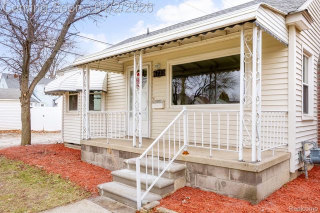 6731 Robinson Avenue, Allen Park, MI 48101