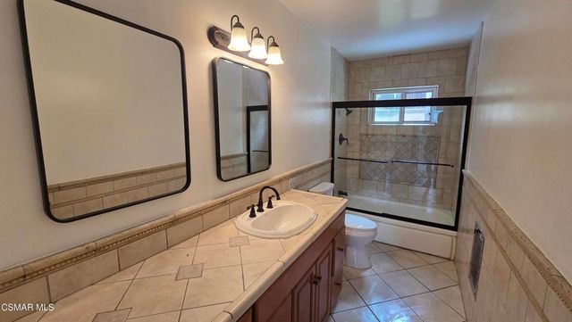21800 Martinez Street, Woodland Hills, CA 91364