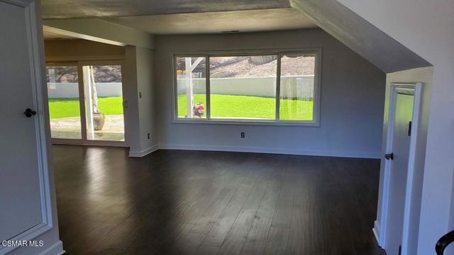 21800 Martinez Street, Woodland Hills, CA 91364