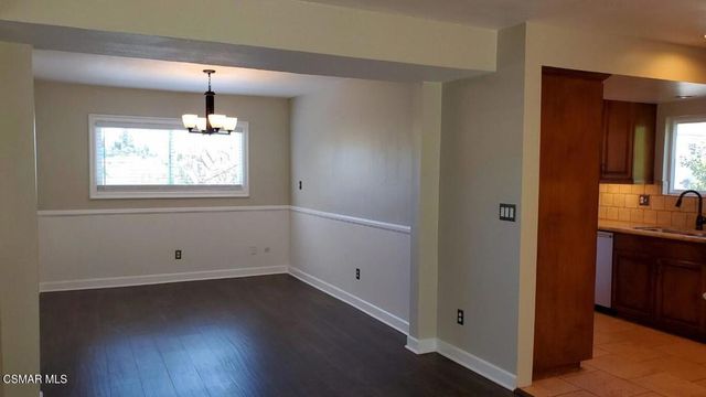 21800 Martinez Street, Woodland Hills, CA 91364
