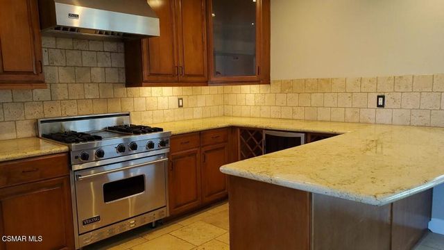 21800 Martinez Street, Woodland Hills, CA 91364