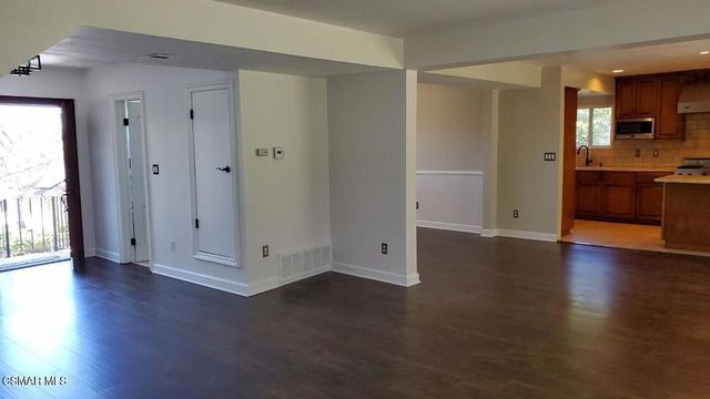 21800 Martinez Street, Woodland Hills, CA 91364